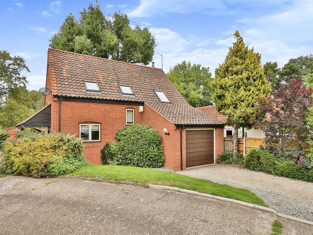 4 bed detached house for sale in Childs Terrace, Bawburgh, Norwich NR9, £430,000