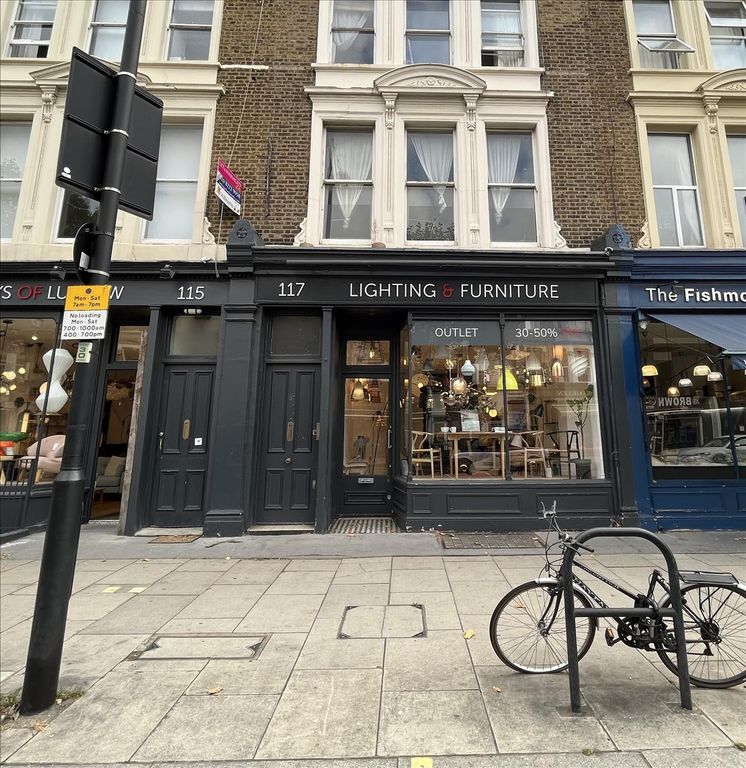 Commercial property to let in Hammersmith, London W6, £28,500 pa