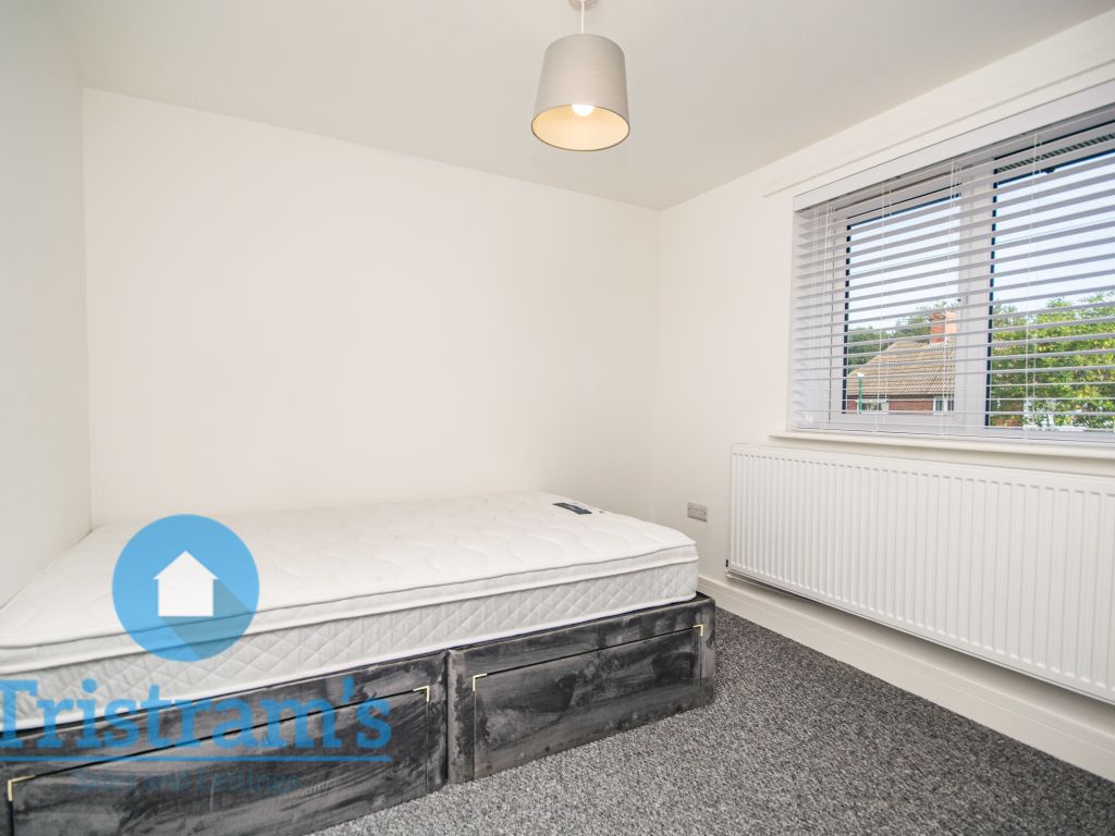 Room to rent in Room 1, Anslow Avenue, Beeston NG9, £575 pcm