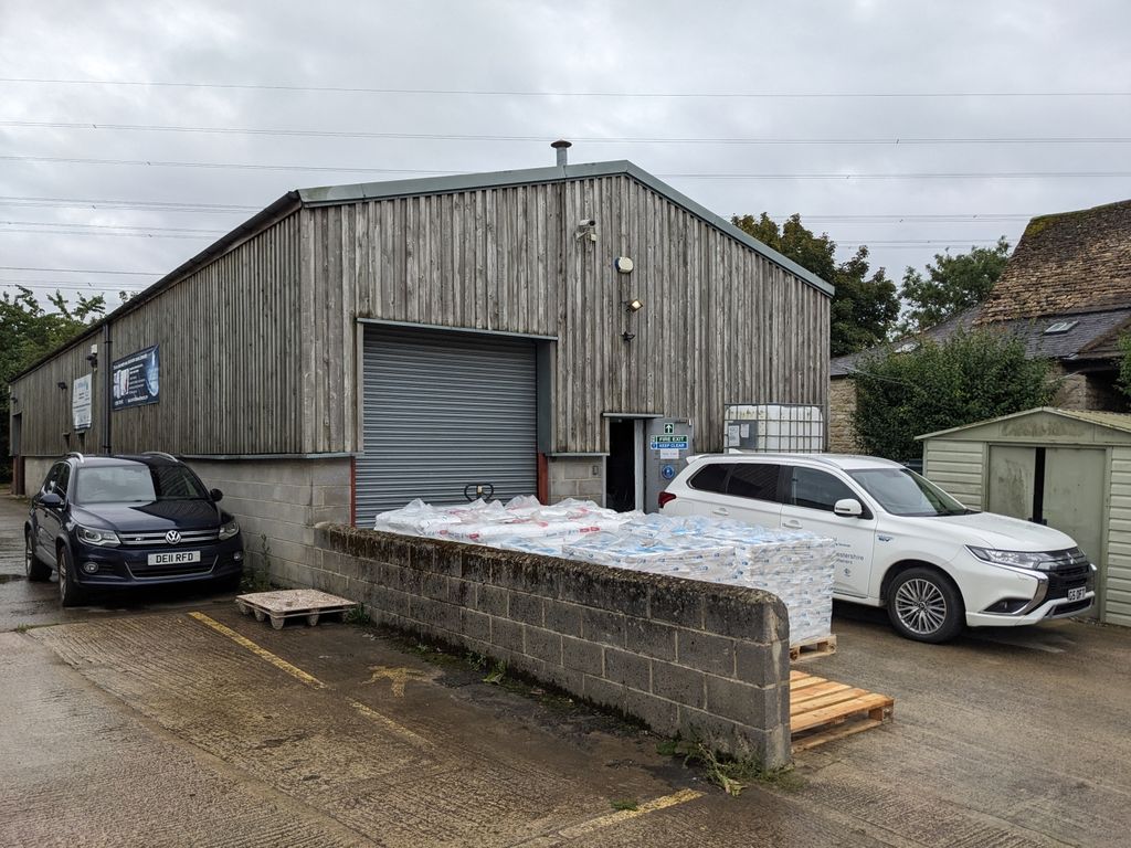 Warehouse to let in Ewen, Cirencester GL7, £15,000 pa