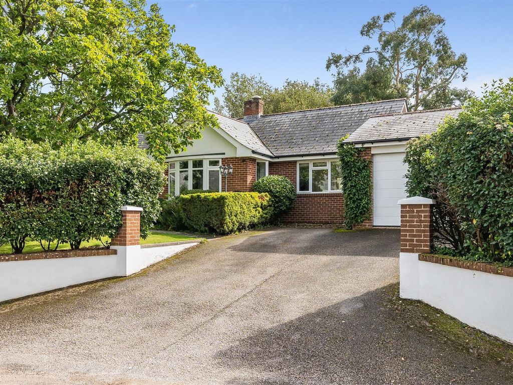 4 bed detached bungalow for sale in Marsh Green, Exeter EX5, £550,000