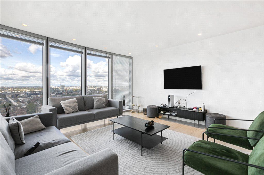 3 bed flat for sale in St. George Wharf, London SW8, £2,500,000