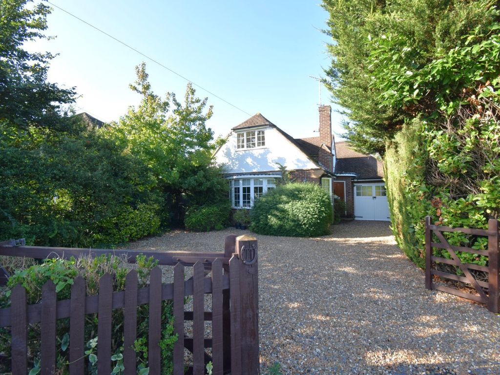 3 bed detached house for sale in Oak Stubbs Lane, Dorney Reach, Berkshire SL6, £685,000