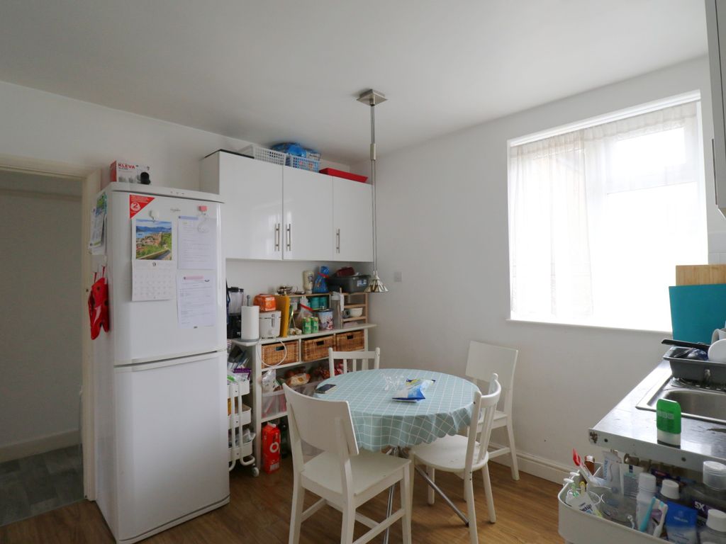 3 bed flat for sale in Queens Drive, West Acton, West Acton W3, £574,950
