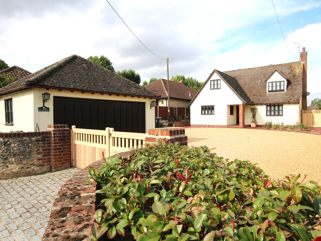 4 bed detached house for sale in Manor Road, Little Easton, Dunmow CM6, £650,000