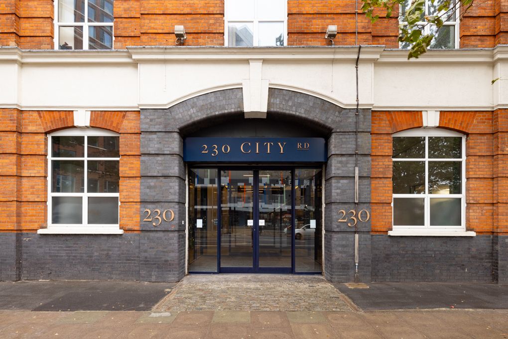 Office to let in City Road, London EC1V, £50,639 pa