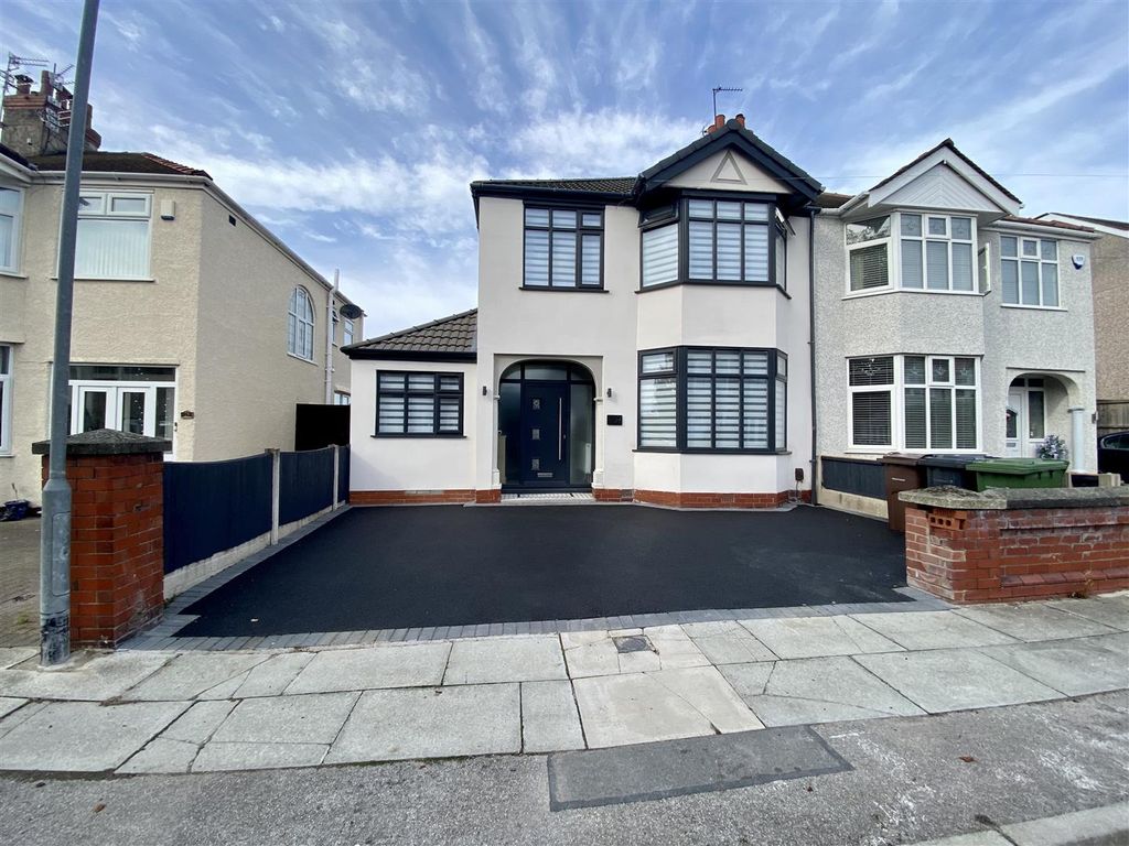 3 bed property for sale in Newborough Avenue, Crosby, Liverpool L23, £375,000