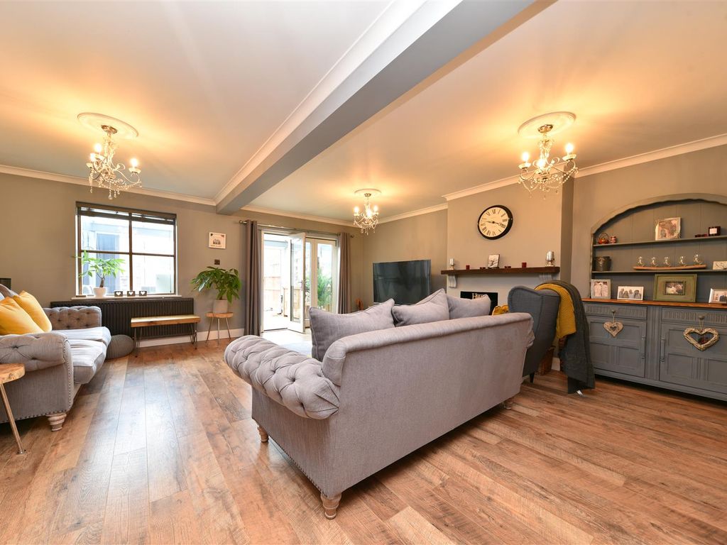 5 bed terraced house for sale in Bowling Green, Old Town, Stevenage SG1, £650,000