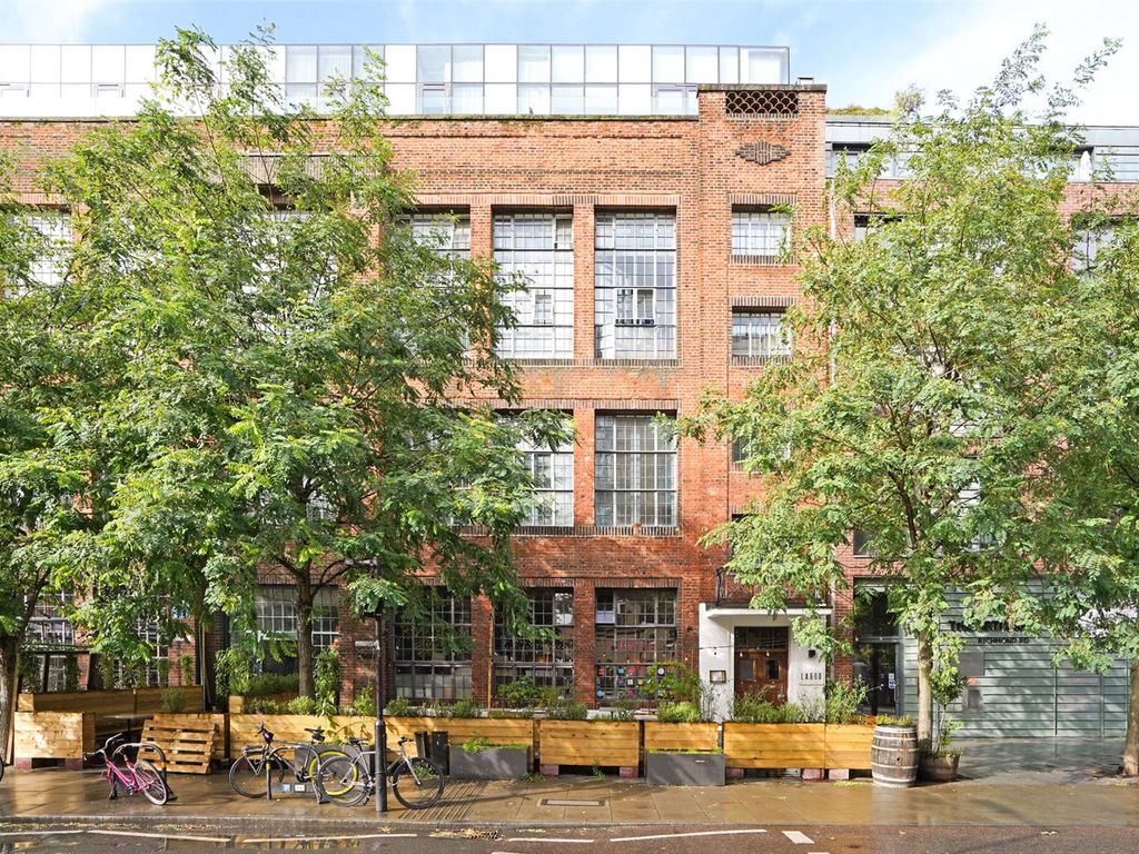1 bed flat for sale in Arthaus Apartments, 205 Richmond Road, London Fields E8, £400,000