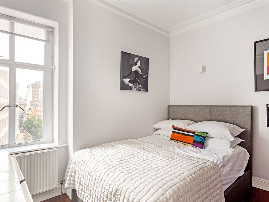 2 bed flat for sale in Buckingham Court, 78 Buckingham Gate, London SW1E, £950,000