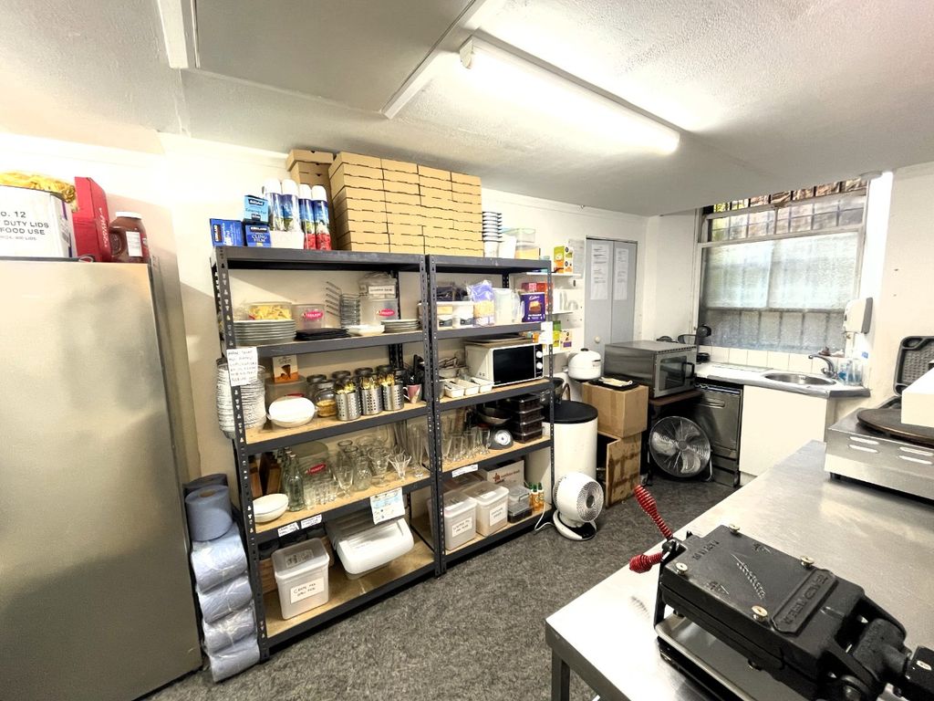 Commercial property to let in Comiston Road, Comiston, Edinburgh EH10, £12,000 pa