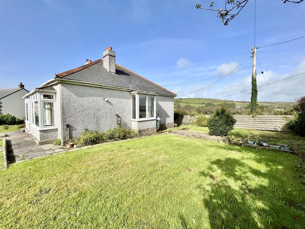 3 bed detached house for sale in Coverack Bridges, Helston TR13, £350,000