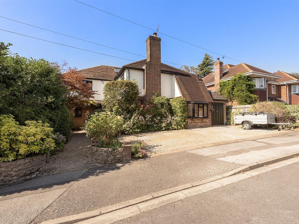 5 bed detached house for sale in Birch Way, Harpenden AL5, £1,800,000