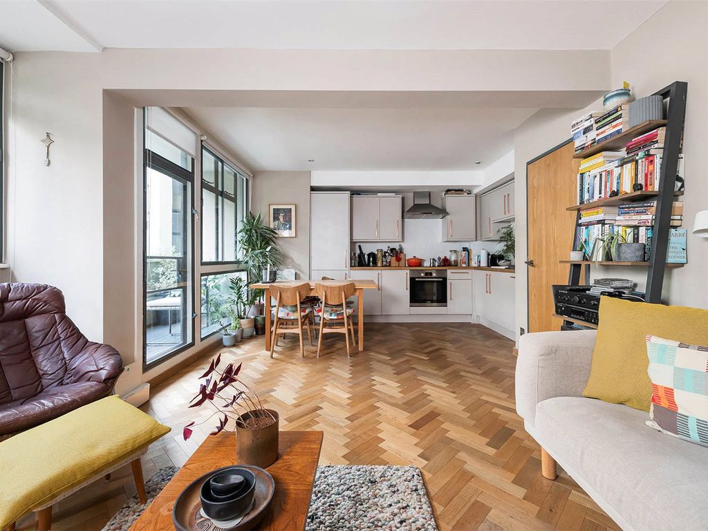 2 bed flat for sale in Claredale Street, Bethnal Green E2, £625,000