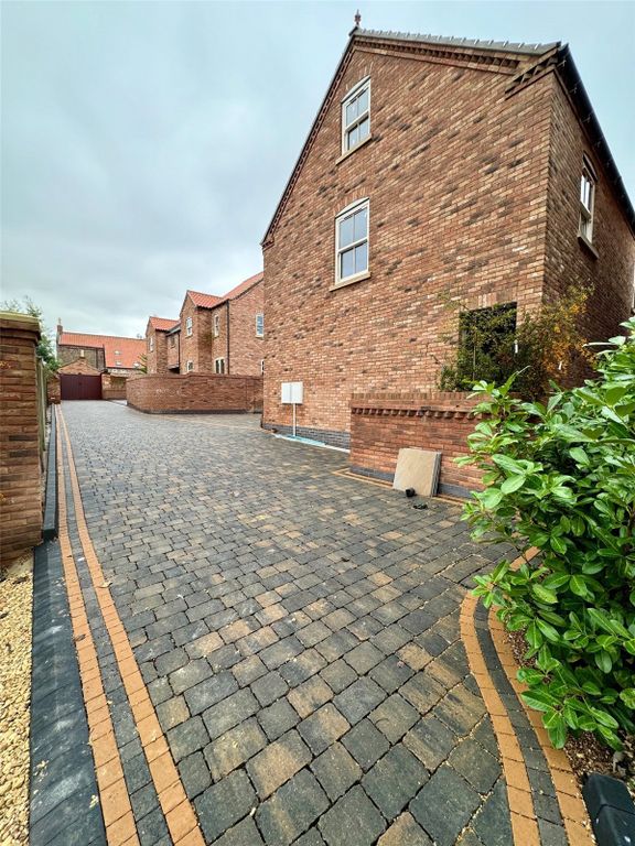 New home, 3 bed detached house for sale in Jasmine Croft, Rear Of 35 High Street, Epworth DN9, £275,000