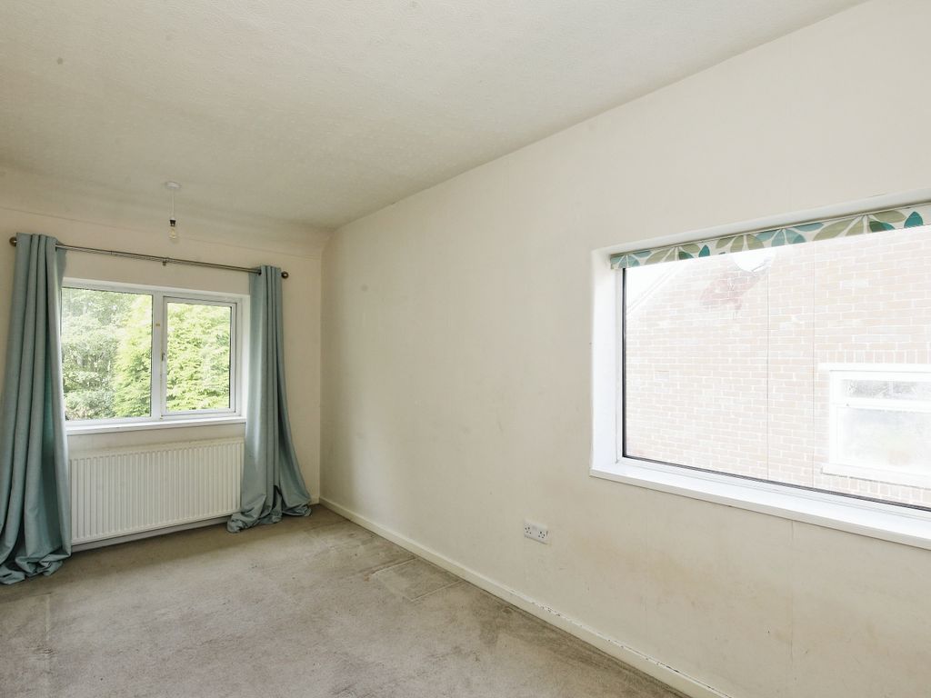 3 bed end terrace house for sale in Elm Crescent, Alderley Edge SK9, £350,000
