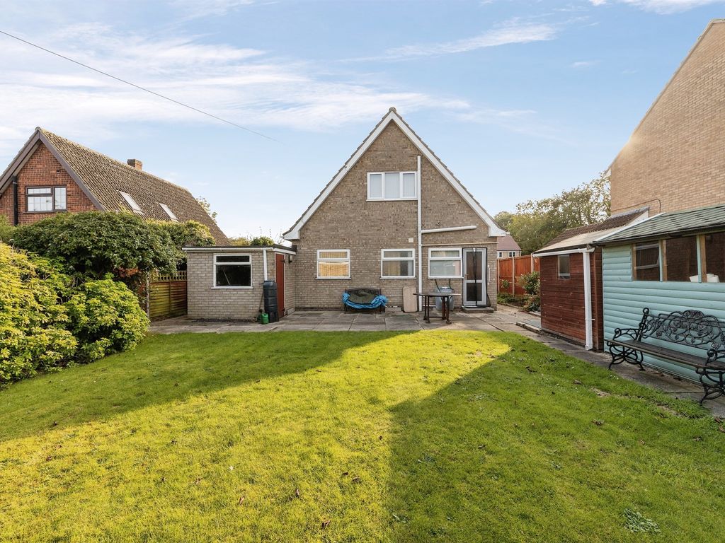 3 bed bungalow for sale in New Road, Attleborough NR17, £400,000