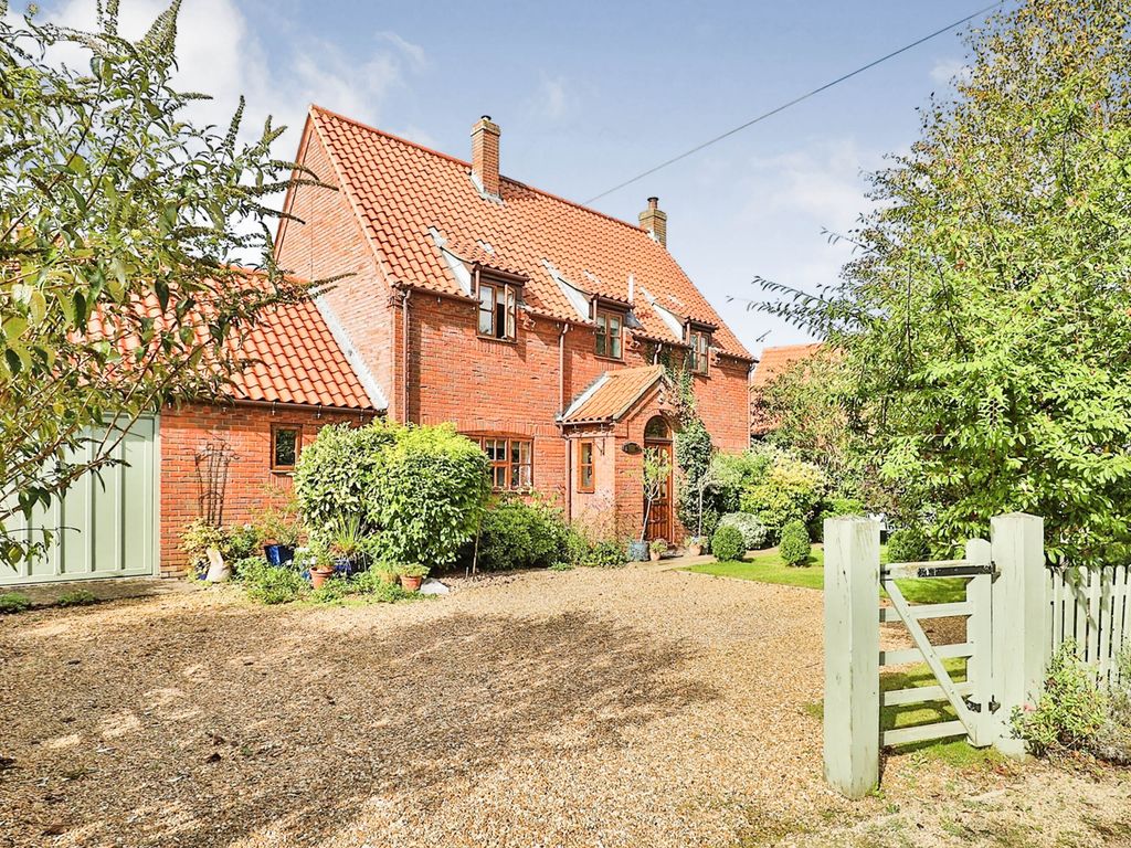 3 bed detached house for sale in Church Road, Holme Hale, Thetford IP25, £475,000