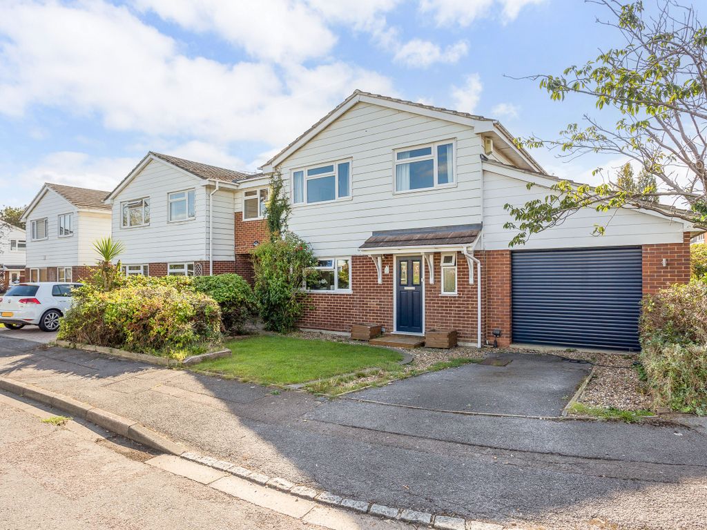 4 bed detached house for sale in Quantock Close, Reading RG10, £675,000