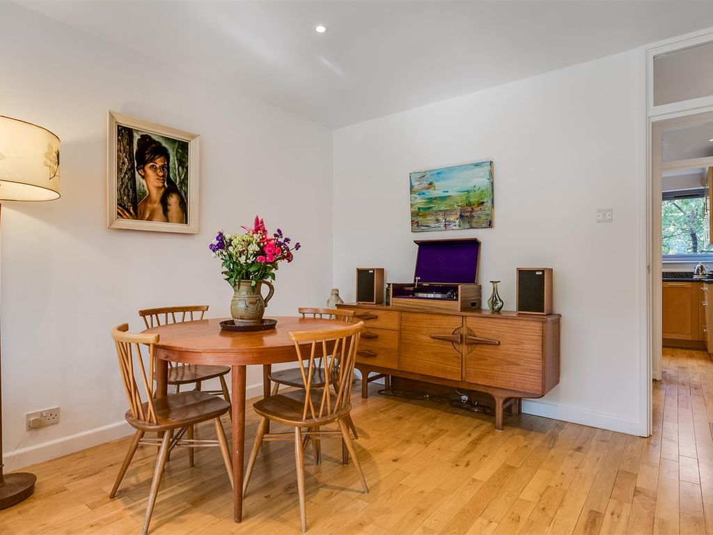 5 bed property for sale in Claudia Place, London SW19, £1,000,000