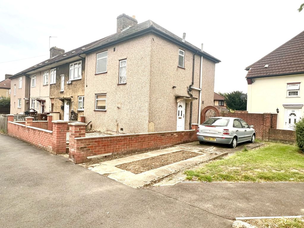 3 bed semi-detached house for sale in Lindsey Road, Dagenham RM8, £350,000