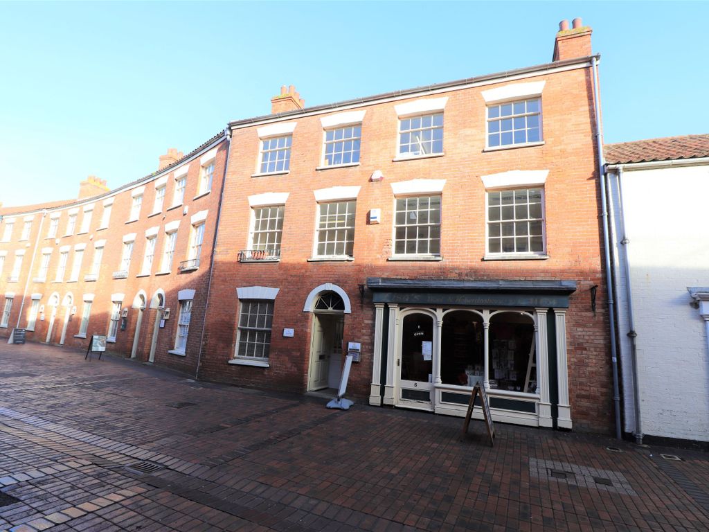 Office to let in Angel Crescent, Bridgwater TA6, £4,300 pa