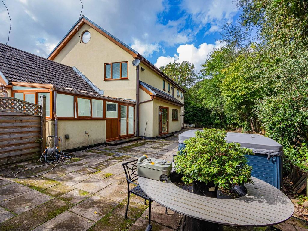 6 bed detached house for sale in Vaendre Court, Vaendre Lane, Old Stcardiff CF3, £825,000