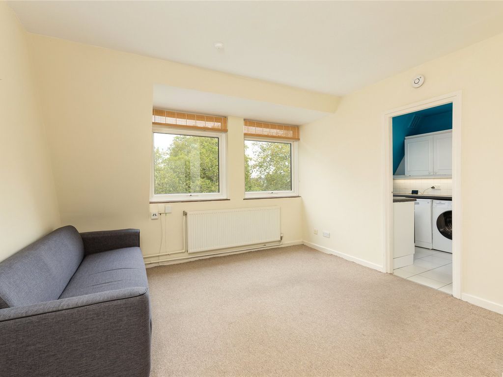 1 bed flat for sale in Elm Park Gardens, London SW10, £425,000