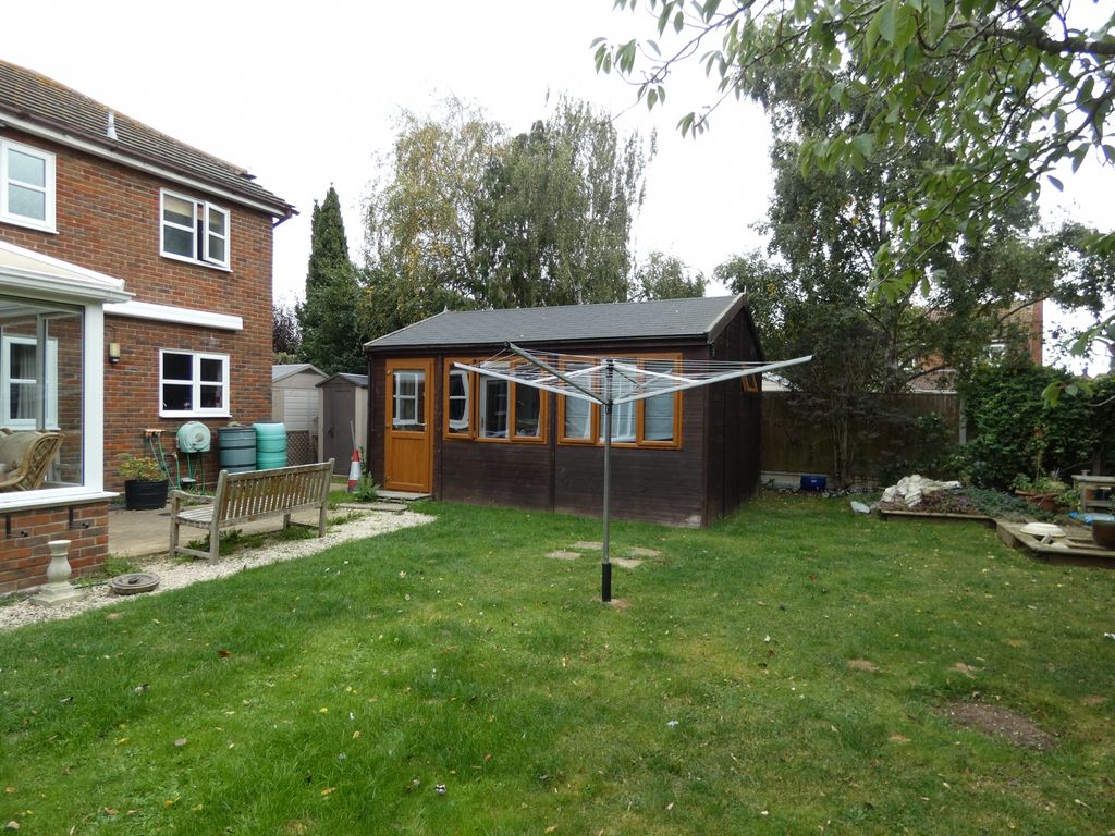 3 bed detached house for sale in Colchester Road, West Mersea, Colchester CO5, £550,000