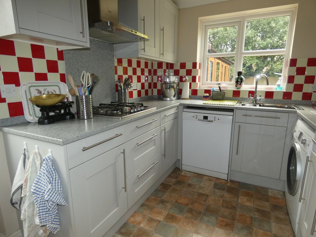 3 bed detached house for sale in Colchester Road, West Mersea, Colchester CO5, £550,000