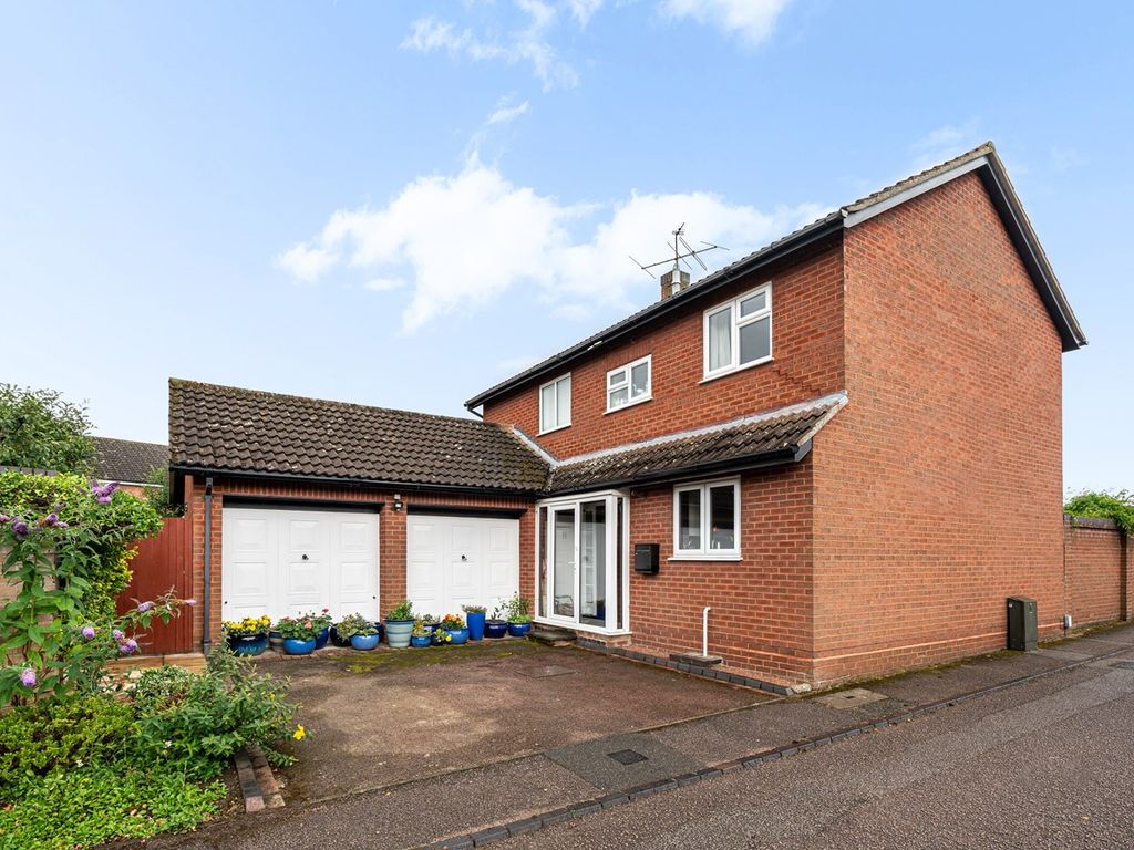 4 bed detached house for sale in The Hollies, Shefford SG17, £550,000