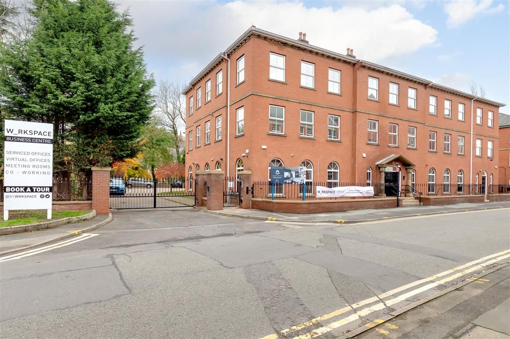 Office to let in St Peters House, Silverwell Street, Bolton BL1, £3,700 pa