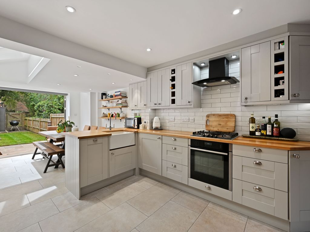 3 bed cottage for sale in Norfolk Road, Rickmansworth WD3, £625,000