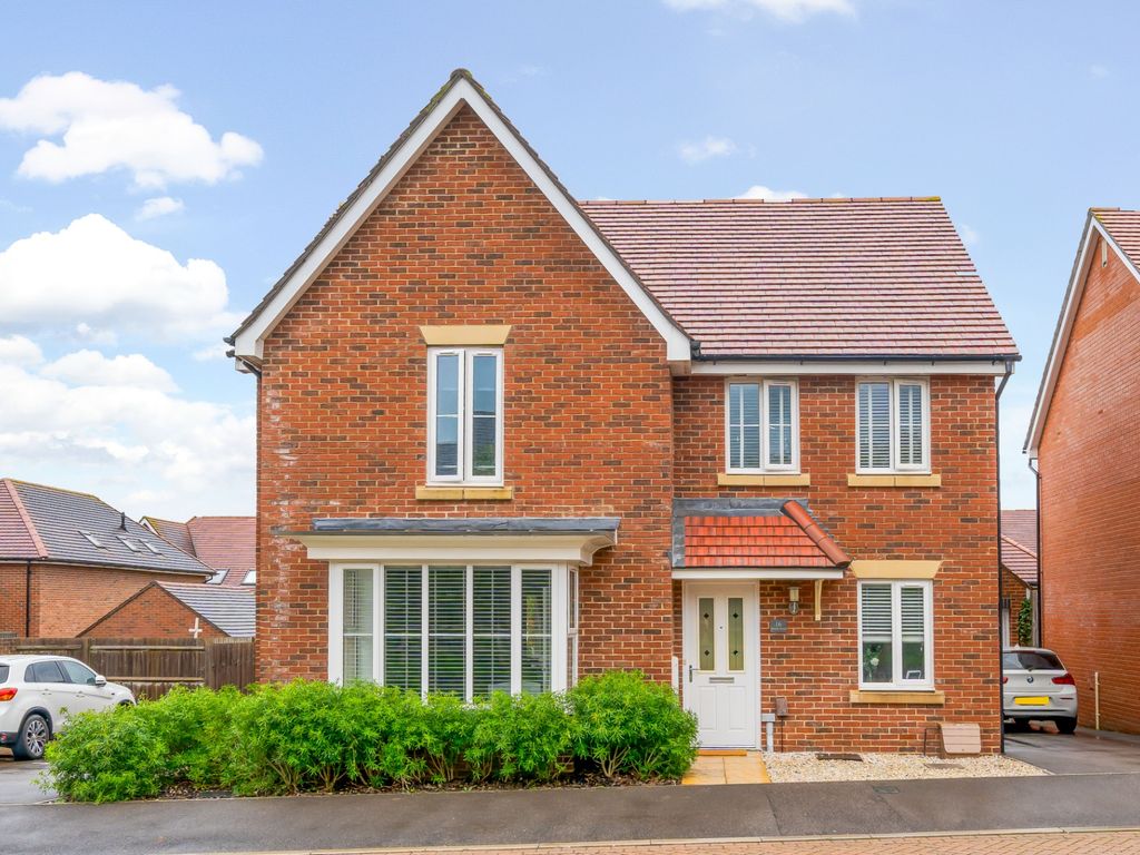 4 bed detached house for sale in Mundy Road, Picket Piece, Andover SP11, £535,000