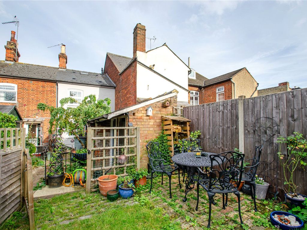 2 bed terraced house for sale in Ickleford Road, Hitchin, Hertfordshire SG5, £450,000