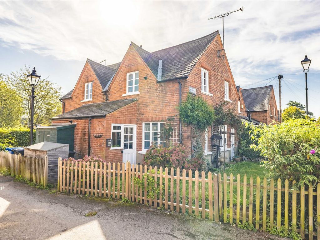 2 bed end terrace house for sale in Prince Consort Cottages, Windsor SL4, £425,000