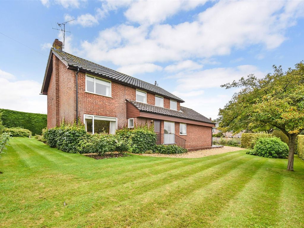 4 bed property for sale in Hurstbourne Priors, Whitchurch RG28, £640,000