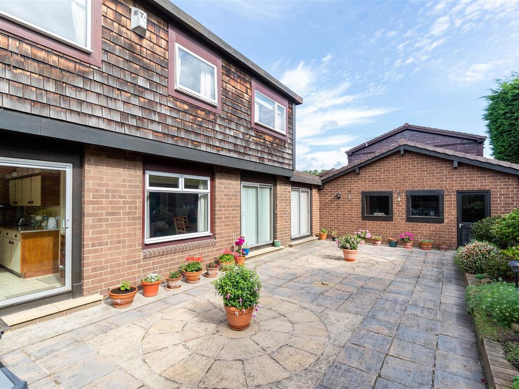 4 bed detached house for sale in Stone Brig Lane, Rothwell, Leeds LS26, £565,000
