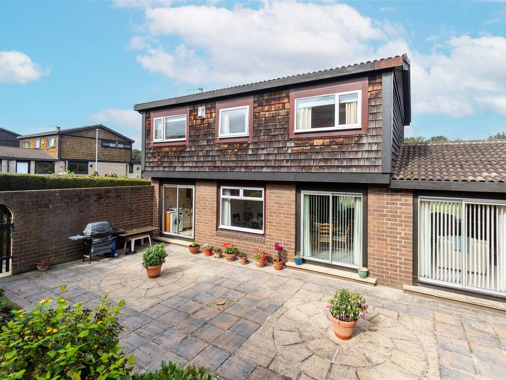 4 bed detached house for sale in Stone Brig Lane, Rothwell, Leeds LS26, £565,000