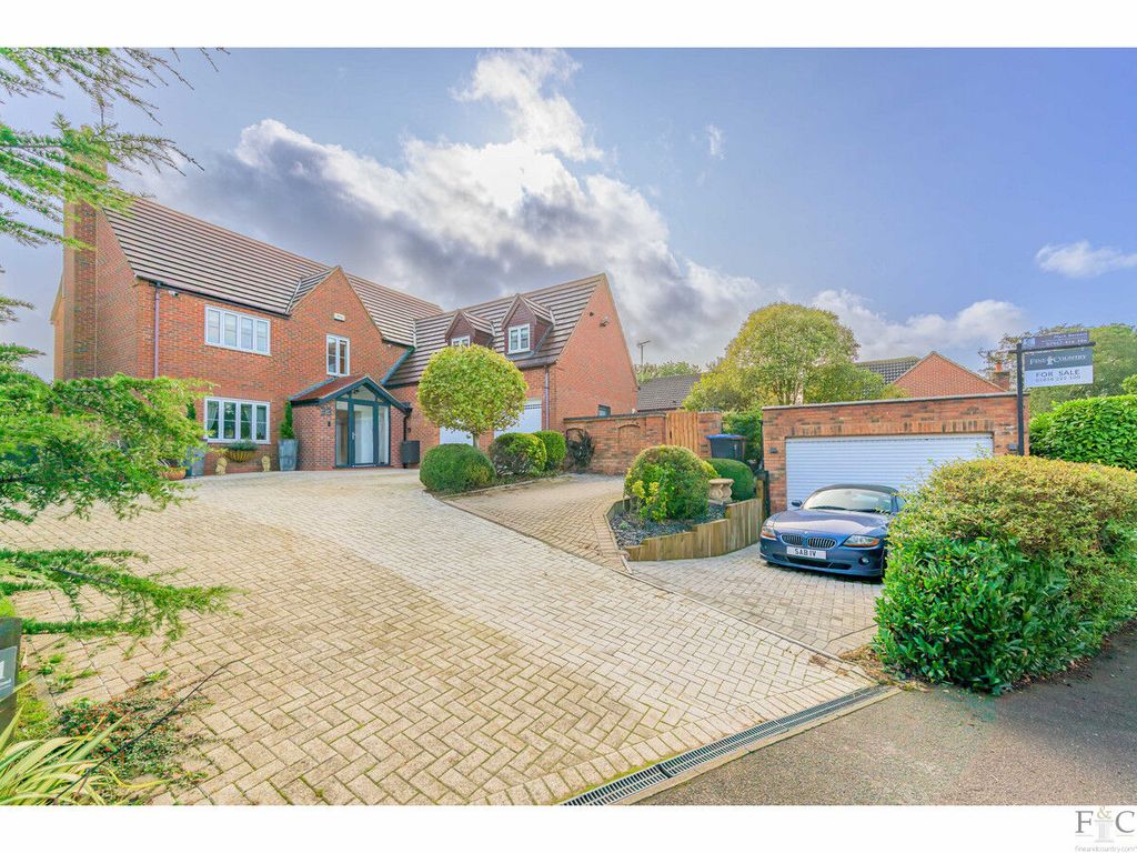 5 bed detached house for sale in Welford Road, South Kilworth LE17, £825,000
