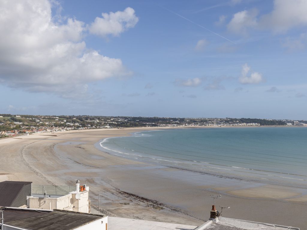 2 bed flat to rent in Mont De La Rocque, St. Brelade, Jersey JE3, £6,000 pcm