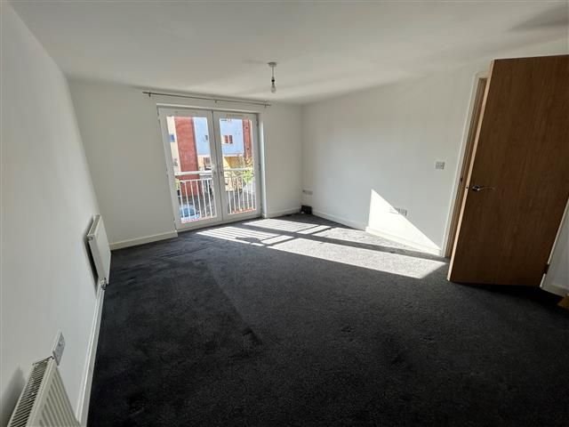 2 bed flat to rent in Great Colmore Street, Birmingham B15, £1,000 pcm