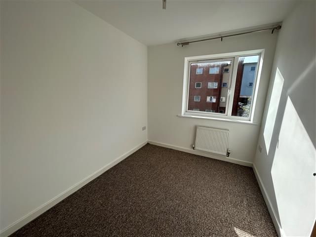 2 bed flat to rent in Great Colmore Street, Birmingham B15, £1,000 pcm