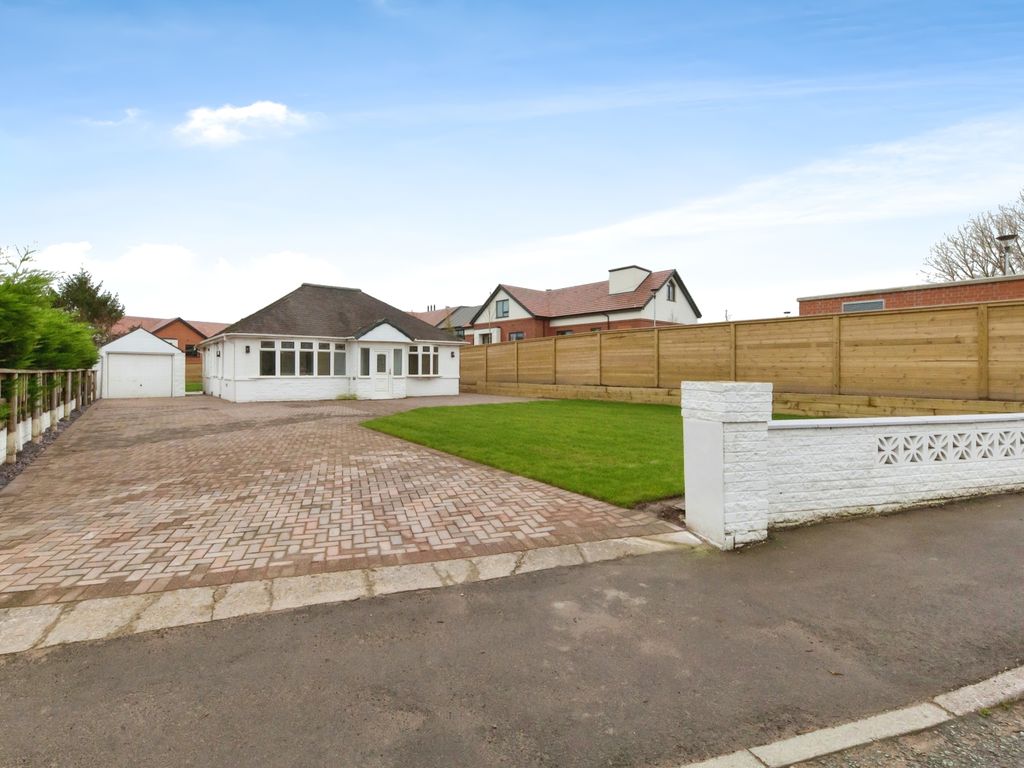 2 bed bungalow for sale in Crewe Road, Shavington, Crewe, Cheshire CW2, £350,000