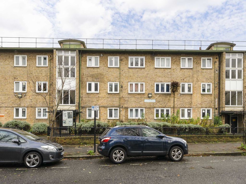 2 bed flat for sale in Wilton Estate, Greenwood Road, London E8, £400,000