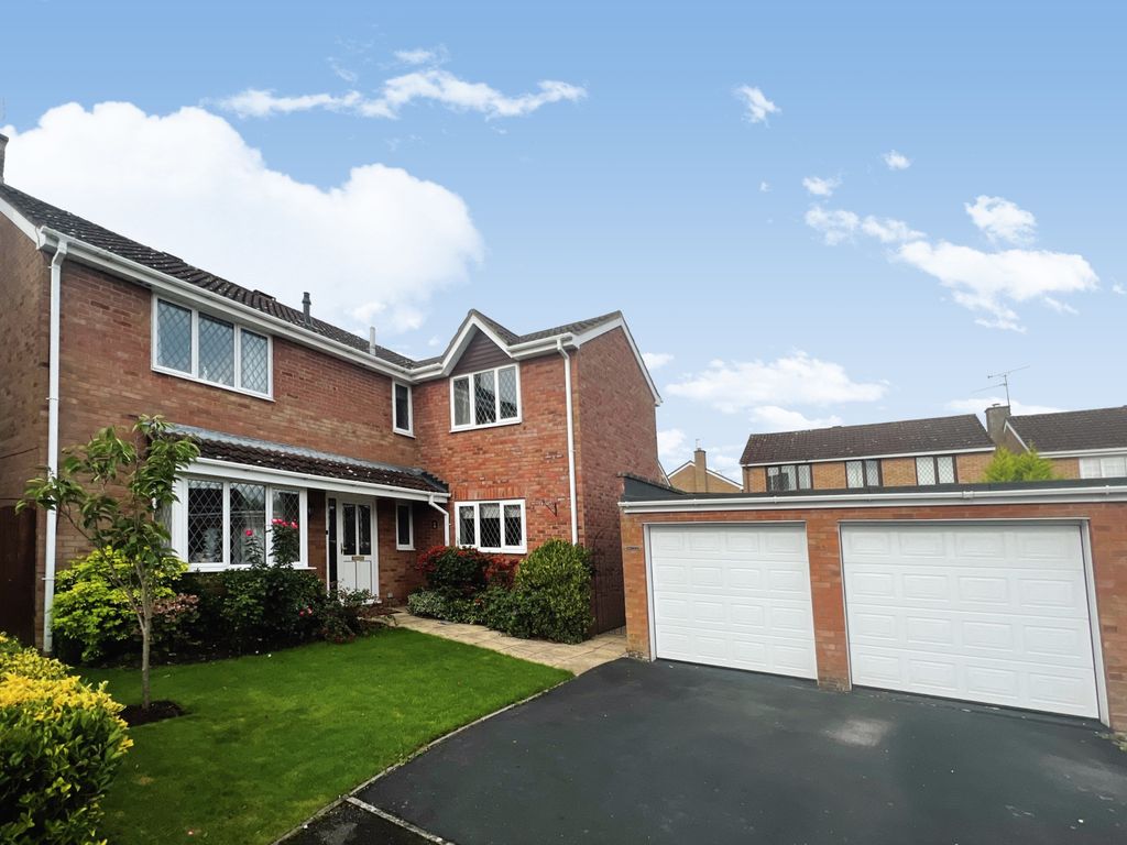4 bed detached house for sale in Audley Close, Grange Park, Swindon SN5, £495,000