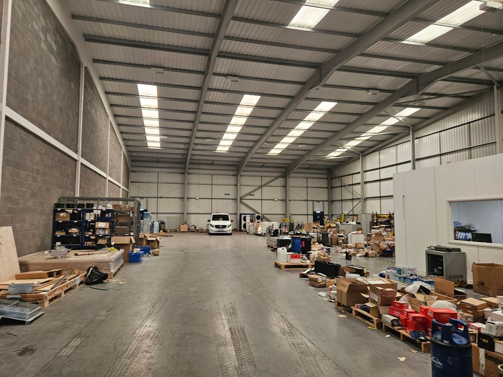 Industrial to let in Interlink Way South, Coalville LE67, £75,000 pa