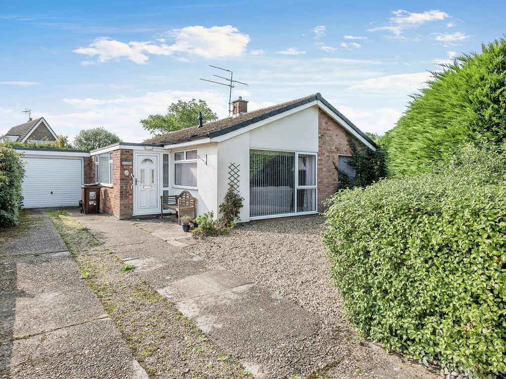 3 bed detached bungalow for sale in Litester Close, North Walsham NR28, £350,000