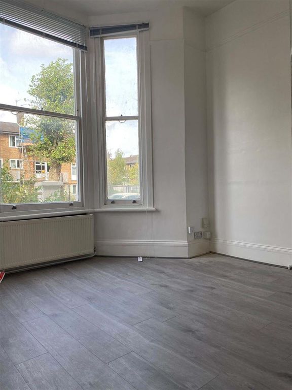1 bed flat to rent in Cavendish Road, London NW6, £1,625 pcm