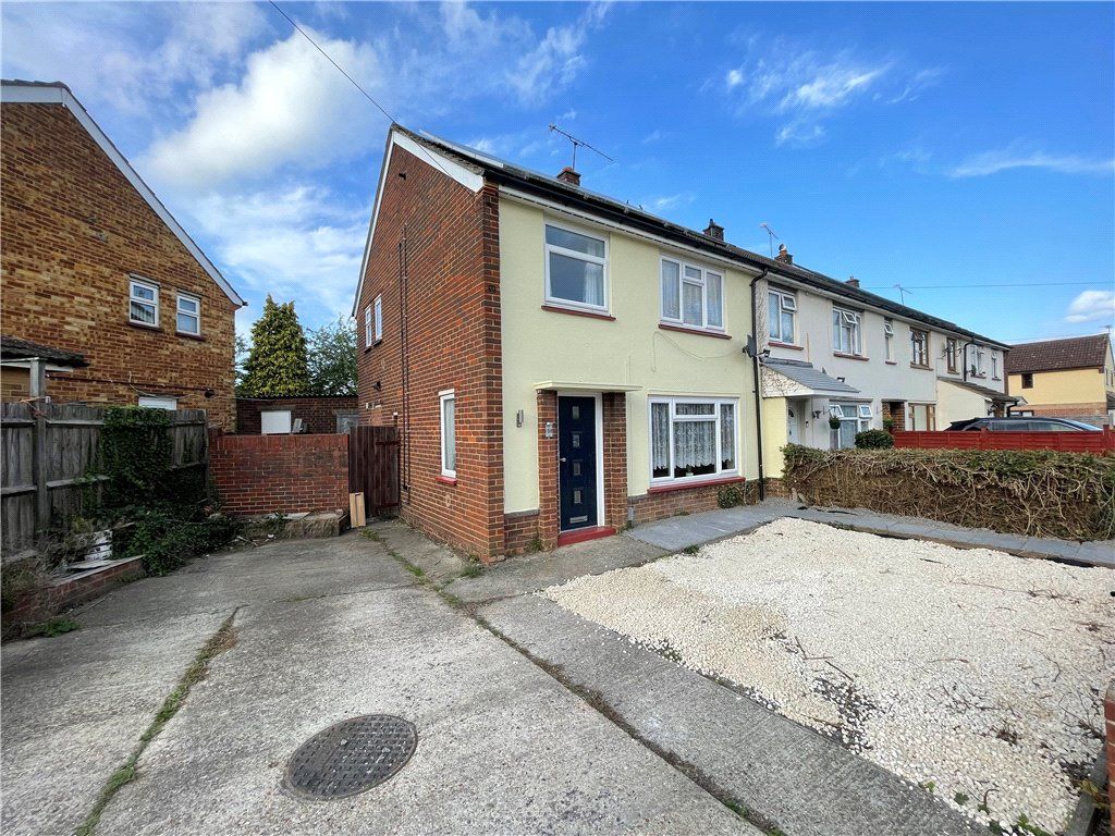 3 bed end terrace house for sale in Longfield Road, Ash, Aldershot GU12, £350,000